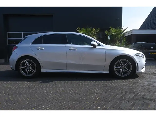 Mercedes-Benz A-Klasse 200 Bns Sol. AMG 2018 Benzine 3