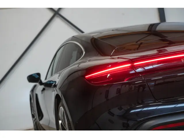 Porsche Taycan 4S Performance 84 kWh 2020 Elektrisch 40