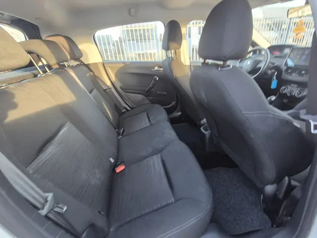 Peugeot 208 1.0 VTi Access 2014 Benzine 18