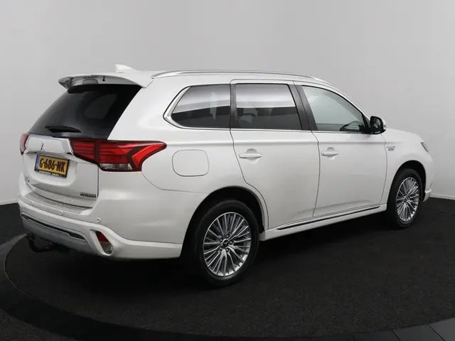 Mitsubishi Outlander 2.4 PHEV Intense 2019 Hybride Benzine 6