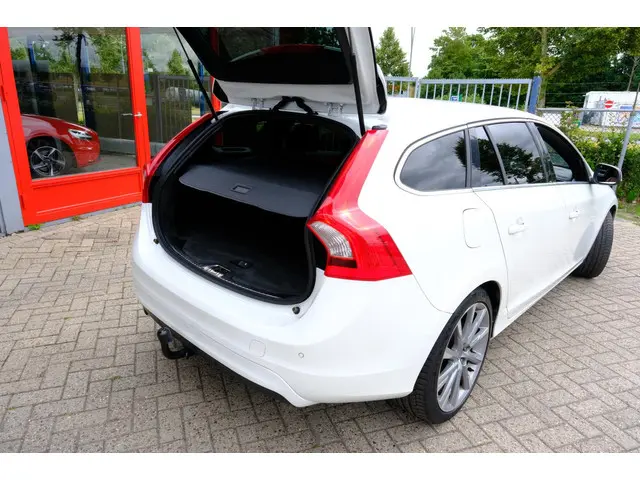 Volvo V60 1.6 D2 Summum Xenon|Leder|LMV|Navi 2013 Diesel 10