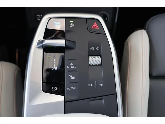 BMW iX2 xDrive30 2025 Elektrisch 23