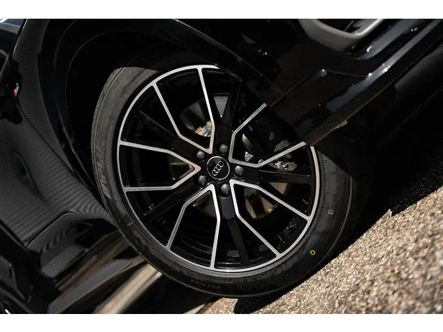 Audi Q3 45 TFSI e S edition 2022 Hybride Benzine 21