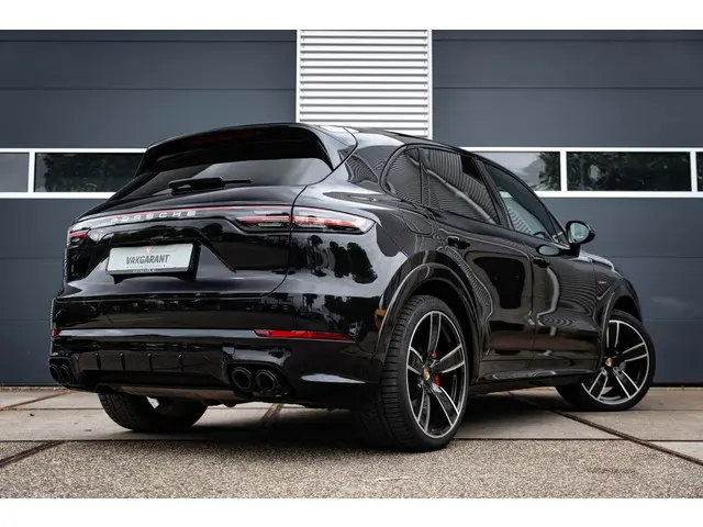 Porsche Cayenne 3.0 E-Hybrid 2023 Hybride Benzine 6