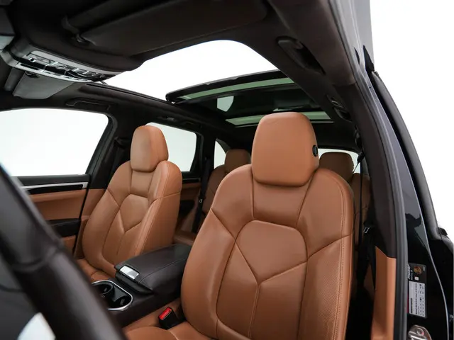 Porsche Cayenne 4.2 D S 2013 Diesel 23