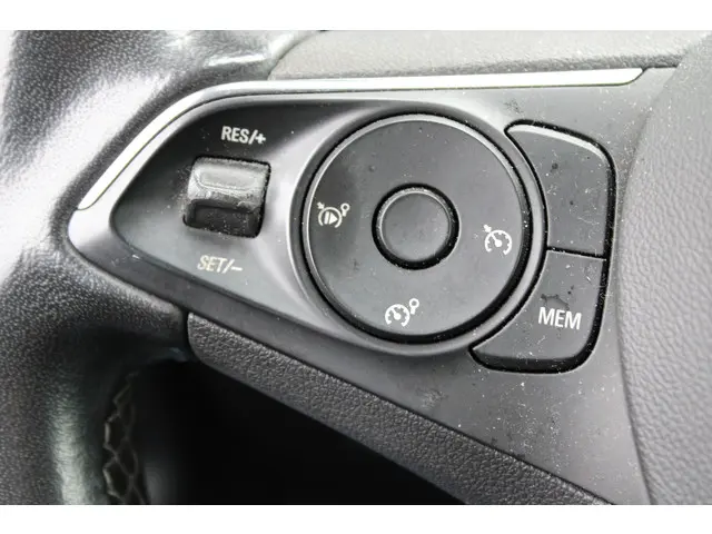 Opel Crossland 1.2 Turbo Business Edition 2021 Benzine 9