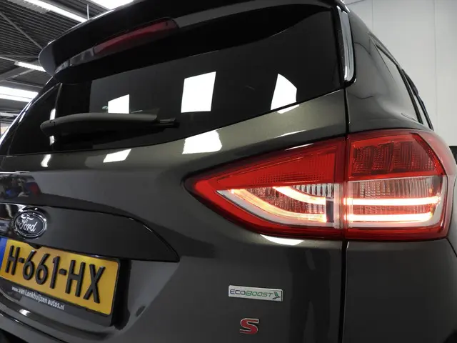 Ford Kuga 1.5 EcoBoost ST-Line Styling Pack 2015 Benzine 35