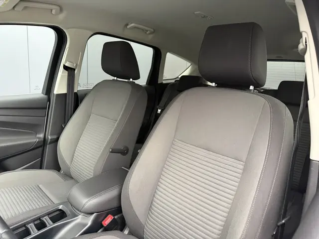 Ford C-MAX 1.5 Titanium 2015 Benzine 11