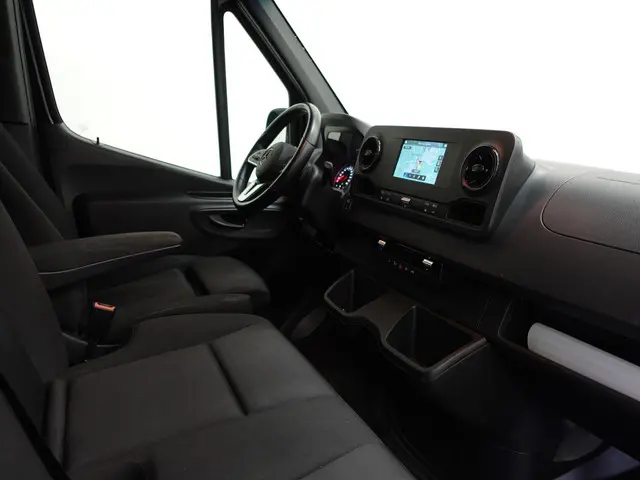 Mercedes-Benz Sprinter L2H2 Automaat 2023 Diesel 45