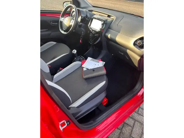 Toyota Aygo 1.0 VVT-i x-wave 2016 Benzine 11