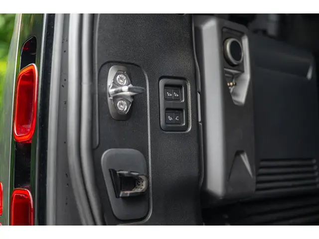 Land Rover Defender 3.0 P400 110 MHEV S 2021 Benzine 21