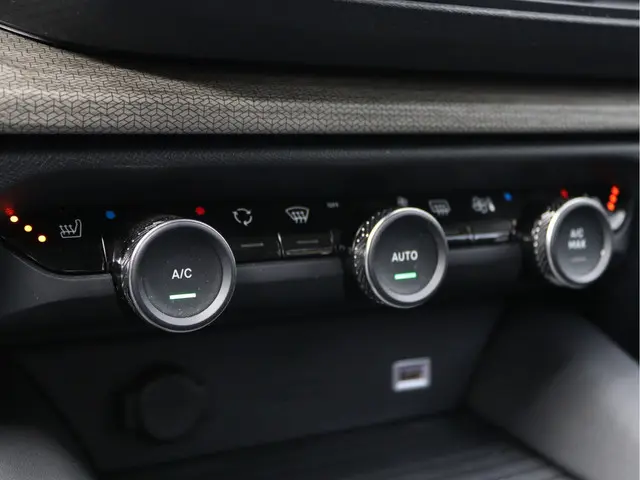 Citroën C5 X 1.6 PureTech Business Plus 2022 Benzine 59