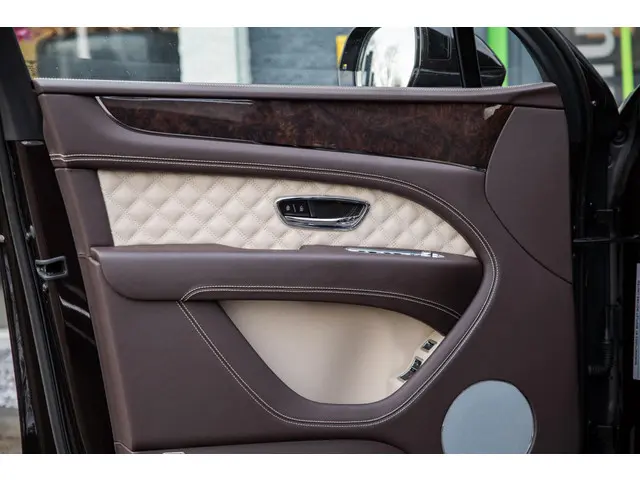 Bentley Bentayga 3.0 V6 Hybrid 2022 Hybride Benzine 74