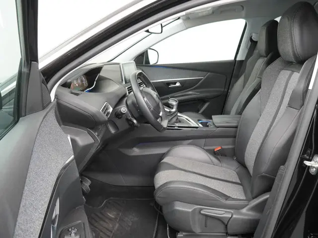 Peugeot 3008 1.2 PureTech Allure 2018 Benzine 11