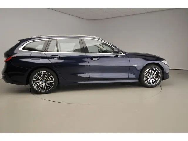 BMW 3 Serie Touring 330e 2022 Hybride Benzine 4