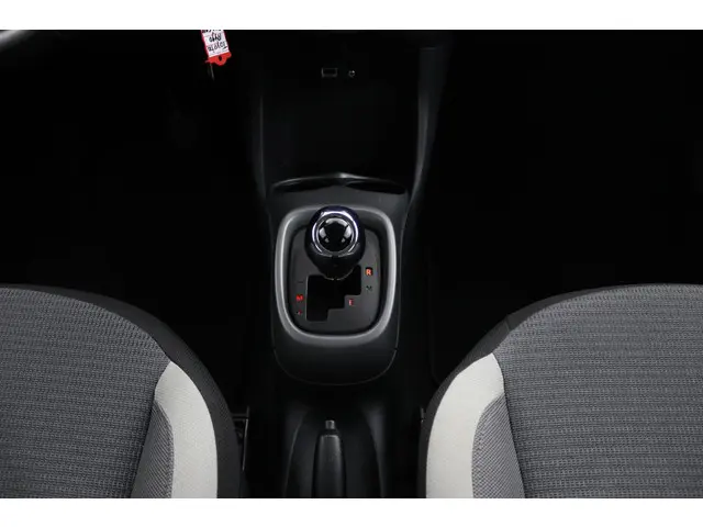 Toyota Aygo 1.0 VVT-i x-play 2021 Benzine 26