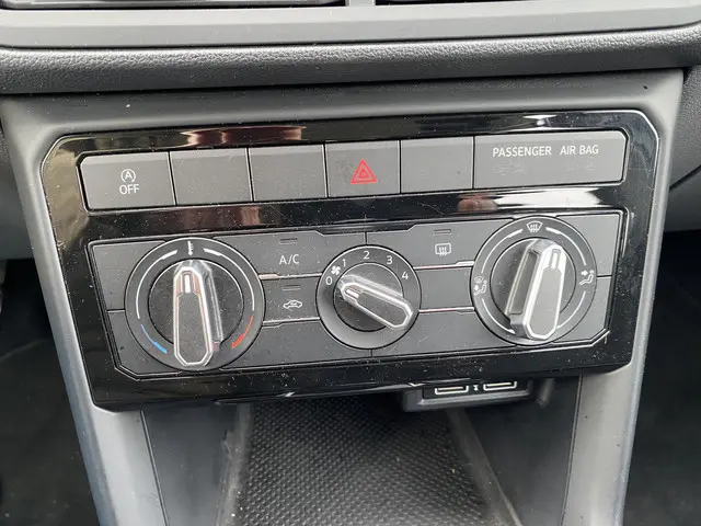 Volkswagen T-Cross 1.0 TSI Life 2020 Benzine 23