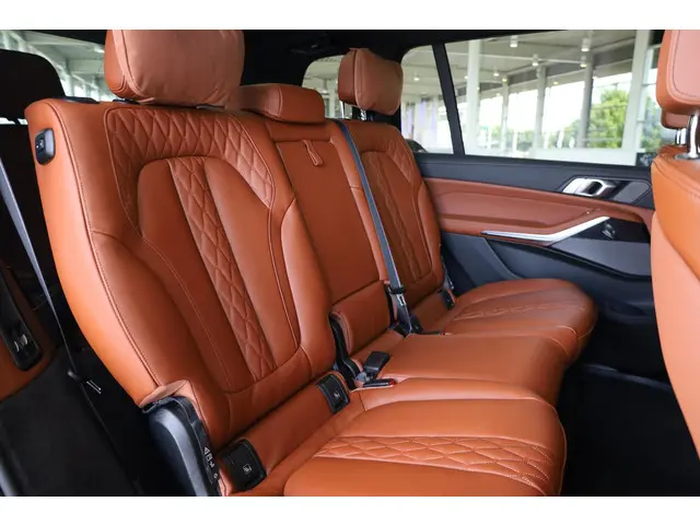 BMW X7 xDrive40i 2025 Benzine 10