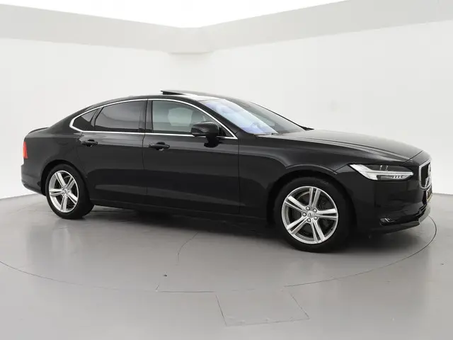Volvo S90 2.0 T5 250PK MOMENTUM + SCHUIFDAK | 2018 Benzine 32