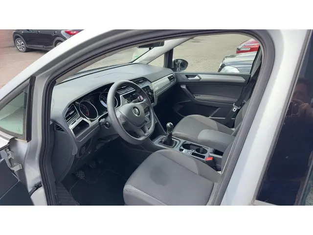 Volkswagen Touran 1.2 TSI Comfortline 7p 2018 Benzine 7