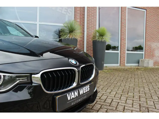 BMW 3 Serie 316i Executive 2013 Benzine 18