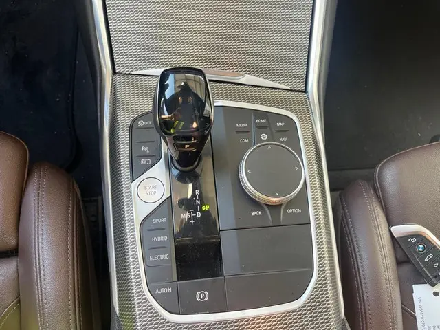 BMW 3 Serie 320e M-Sport 2022 Hybride Benzine 17