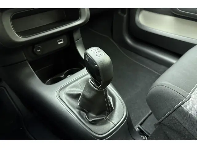 Citroën C3 1.2 PureTech C-Series 2021 Benzine 24