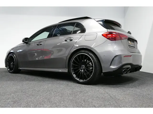 Mercedes-Benz A-Klasse 200 AMG Line 2023 Benzine 4