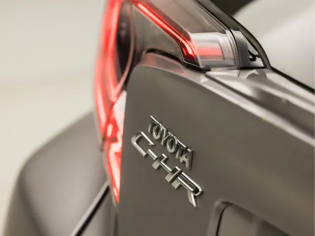 Toyota C-HR 1.8 Hybrid Sport 2018 Hybride Benzine 28