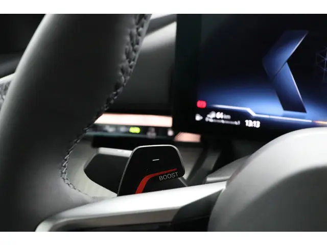 BMW 5 Serie Touring 550e xDrive 2025 Hybride Benzine 40