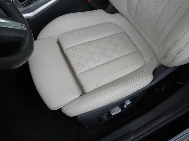 BMW 3 Serie Touring M340i xDrive 2022 Benzine 12