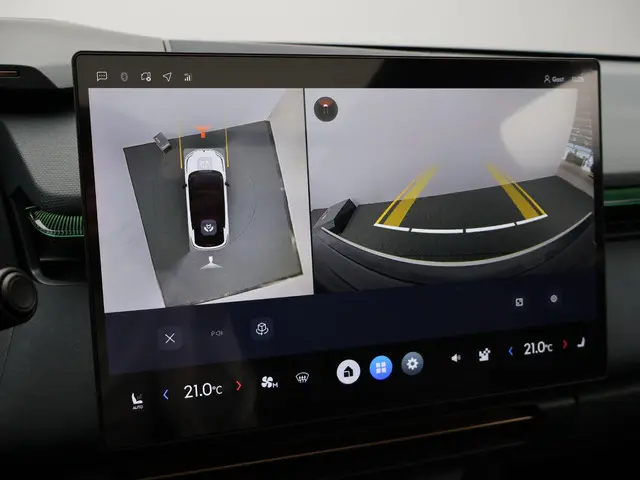 Lynk & Co 08 1.5 More 2026 Hybride Benzine 24