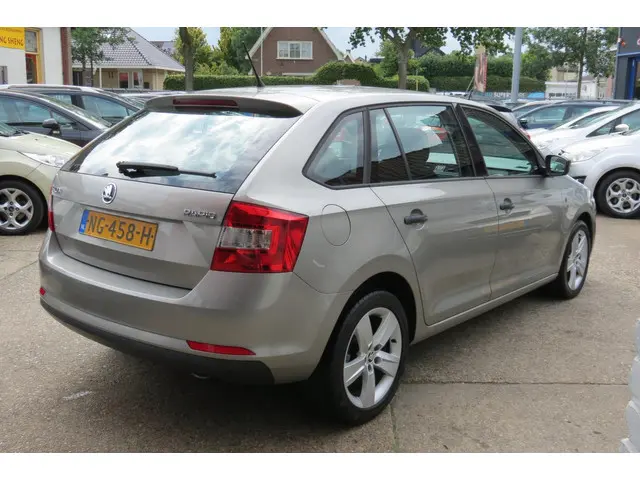 Škoda Rapid Spaceback 1.2 TSI Greentech 2015 Benzine 14