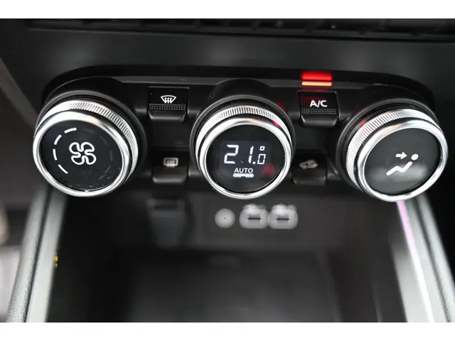 Renault Clio 1.0 TCe 90 GPF techno 2024 Benzine 23