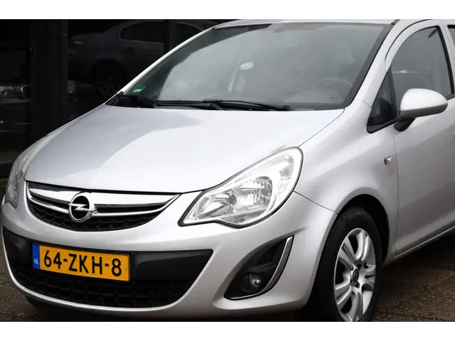 Opel Corsa 1.2-16V Rhythm 2012 Benzine 21