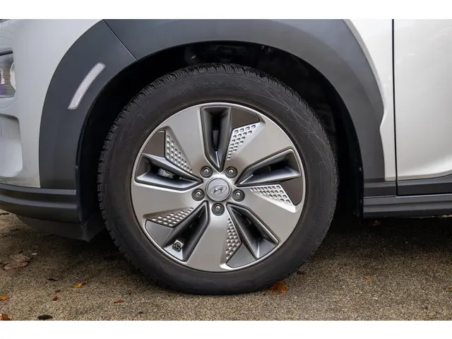 Hyundai Kona EV Premium 64 kWh 2020 Elektrisch 19