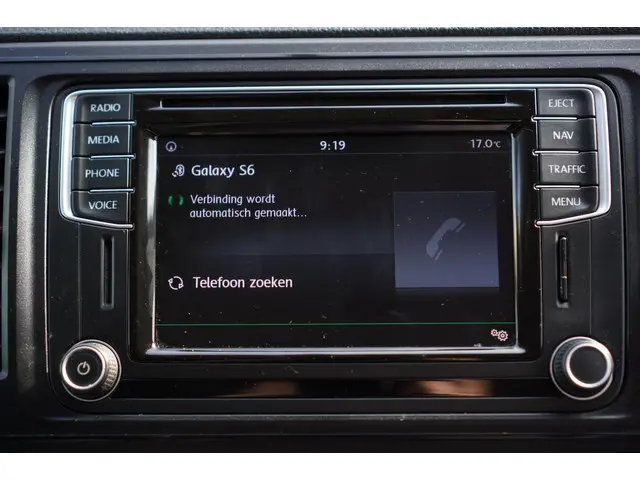 Volkswagen Transporter 2.0 TDI L2H3 2016 Diesel 19