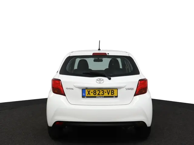 Toyota Yaris 1.0 VVT-i Comfort 2015 Benzine 48