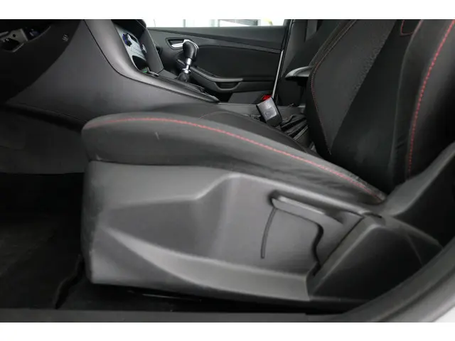 Ford Focus Wagon 1.5 ST-Line 2018 Benzine 25