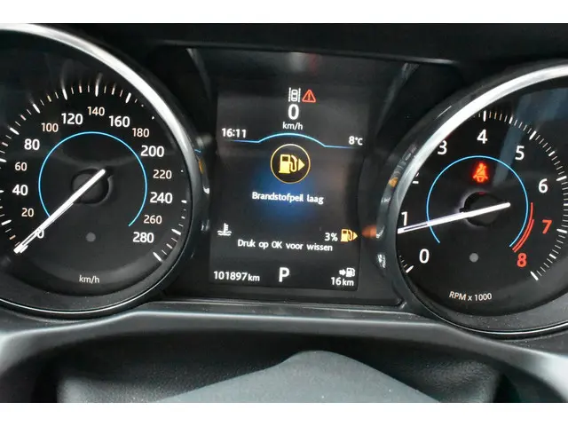 Jaguar XF 2.0 Portfolio 2016 Benzine 27