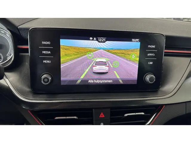 Škoda Scala 1.0 TSI 110pk Sport Business 2023 Benzine 26