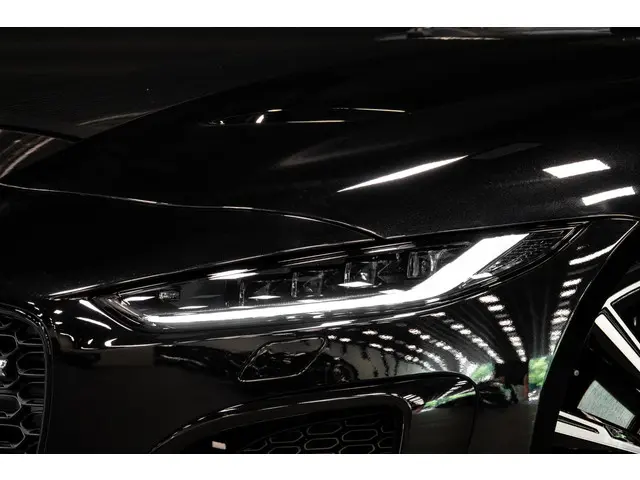 Jaguar F-Type P575 AWD R 75 2023 Benzine 12