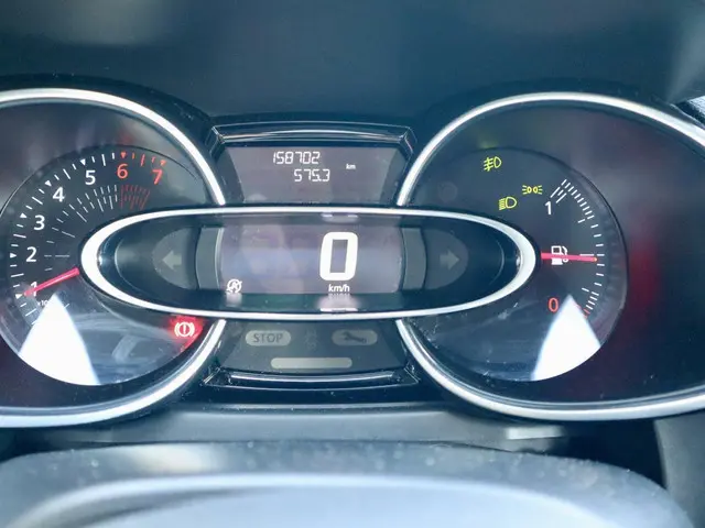 Renault Clio Estate 0.9 TCe Limited 2018 Benzine 6