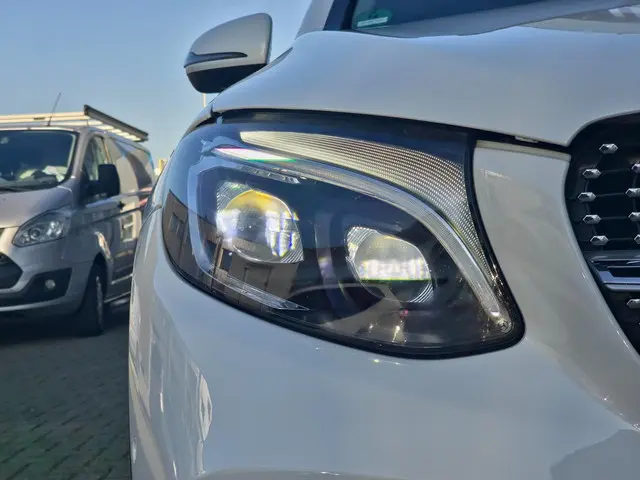 Mercedes-Benz GLC 220 d 4MATIC | AMG LINE | PANO 2017 Diesel 7