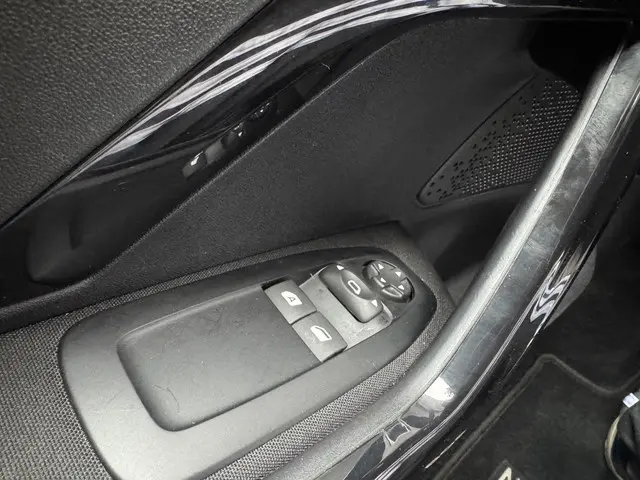 Peugeot 208 1.2 PureTech Blue Lion 2017 Benzine 10