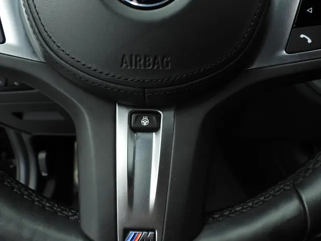 BMW 3 Serie Sedan 320e 2022 Hybride Benzine 14