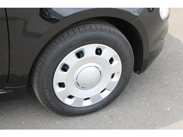 Fiat 500 1.0 Hybrid 2024 Benzine 6