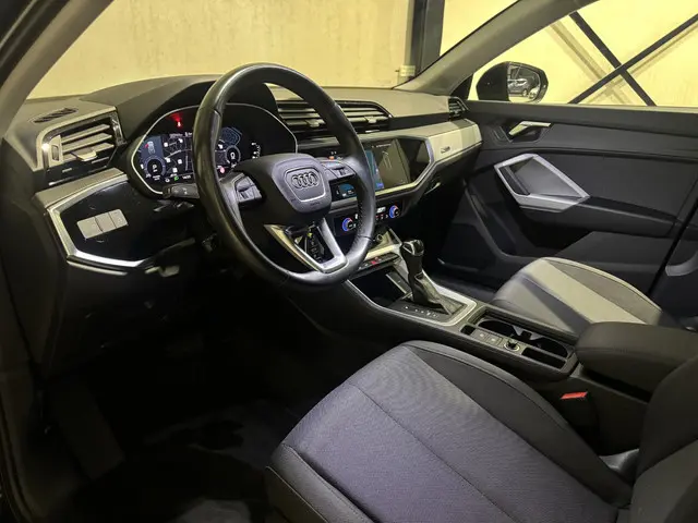 Audi Q3 45 TFSI e Business 2022 Hybride Benzine 6