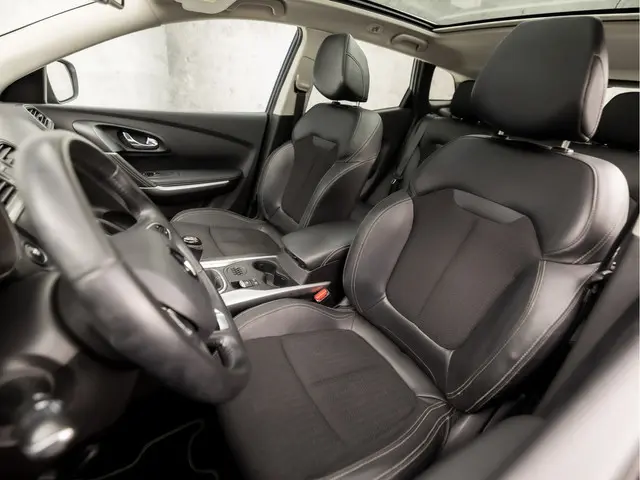 Renault Kadjar 1.2 TCe Intens Sport 2015 Benzine 14