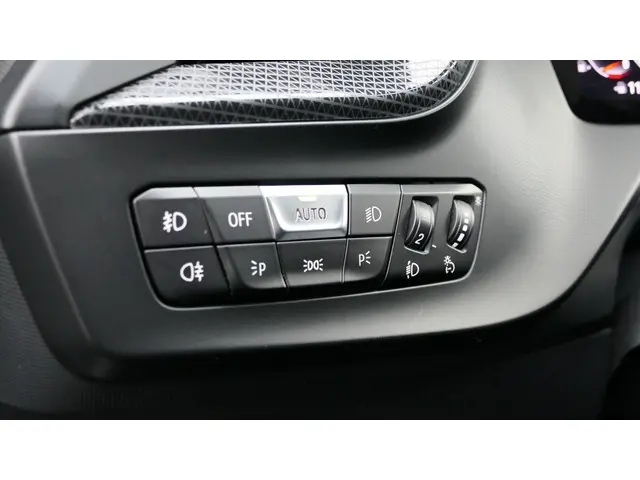 BMW 1 Serie 118i Executive Edition 2020 Benzine 60